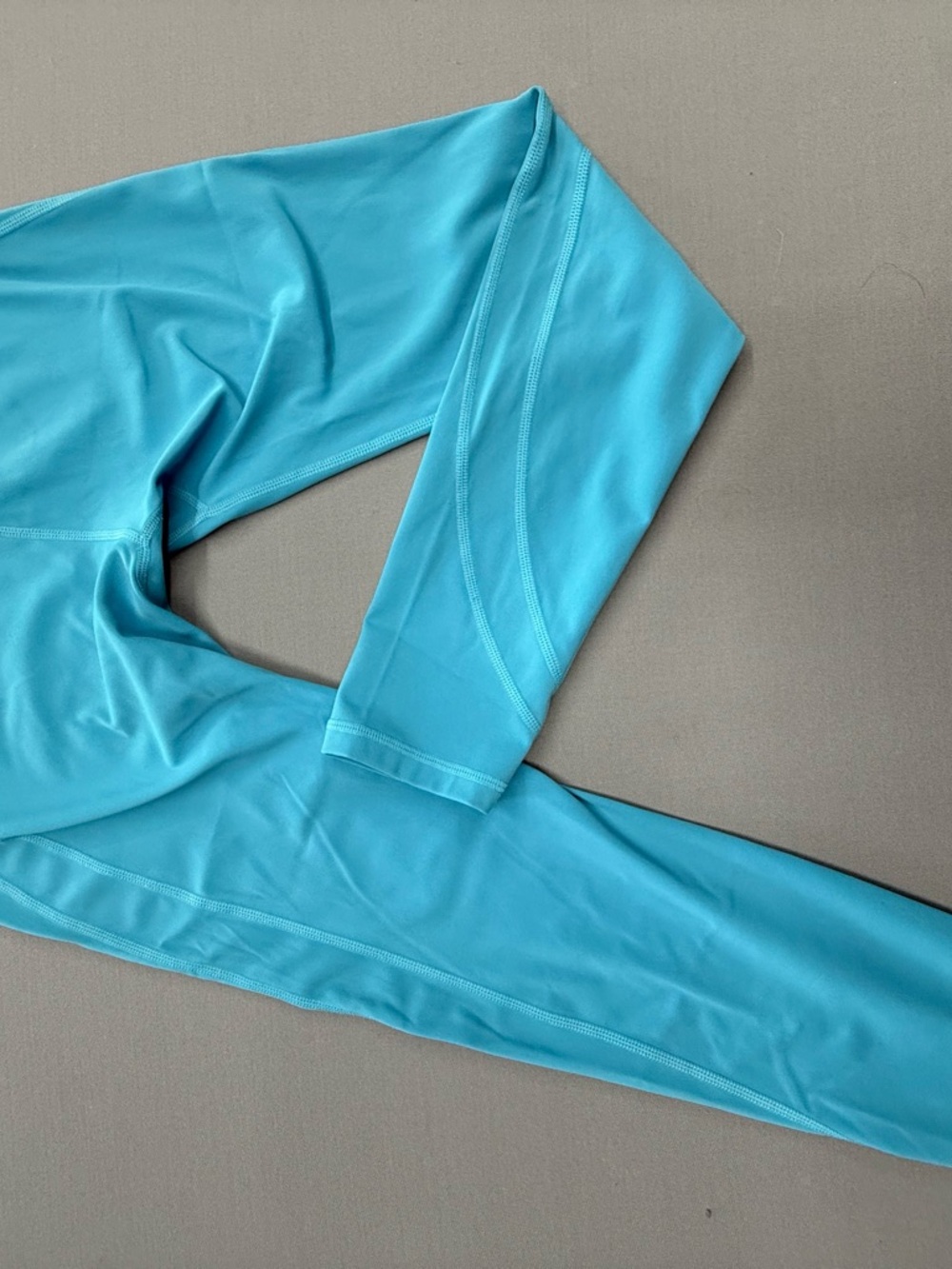 Alphalete Bright Turquoise Active Leggings